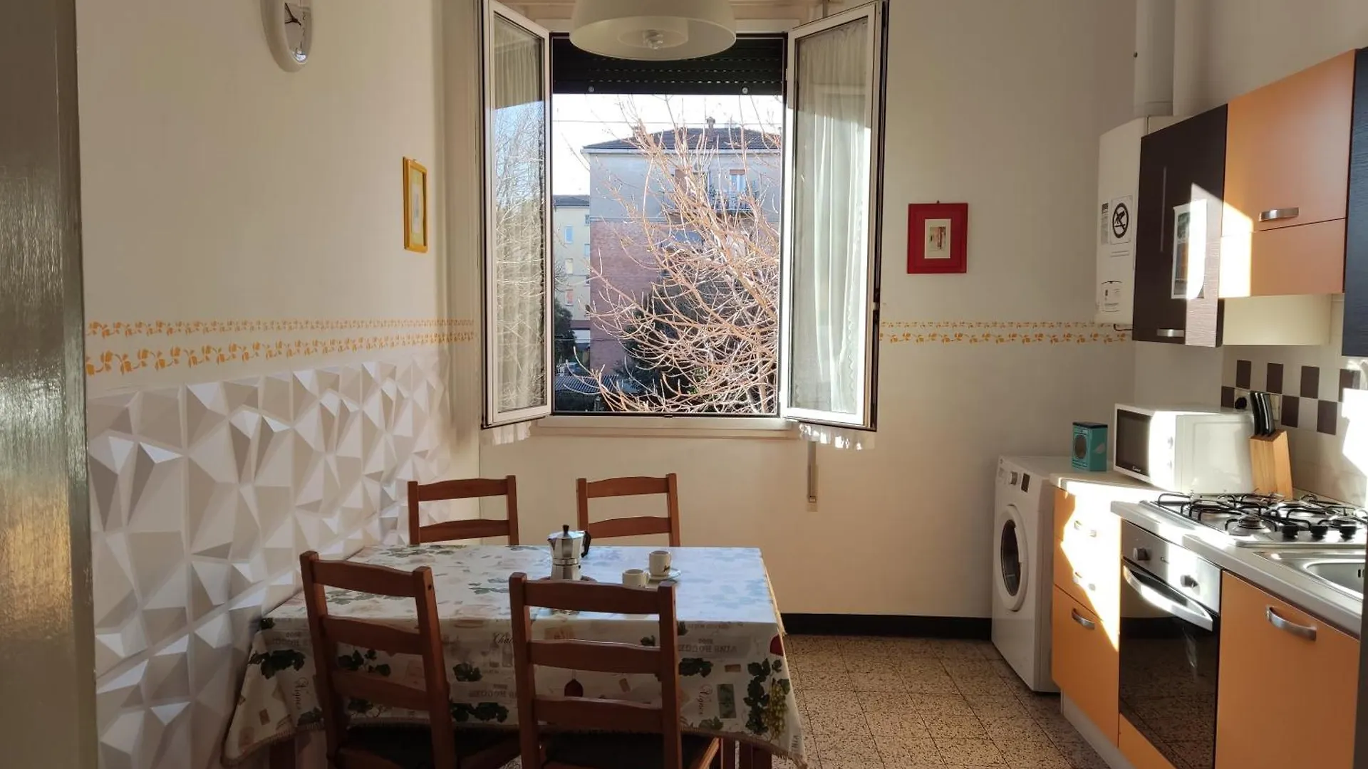 Homeinbo Bolonia Italia